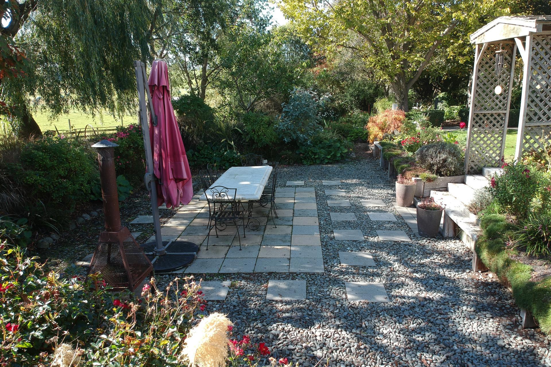 33 Devils Bridge Road, Weston