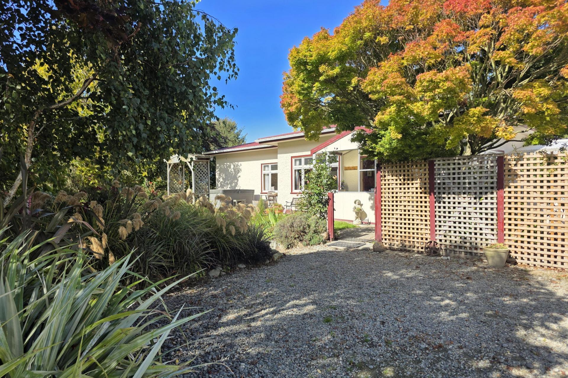 33 Devils Bridge Road, Weston