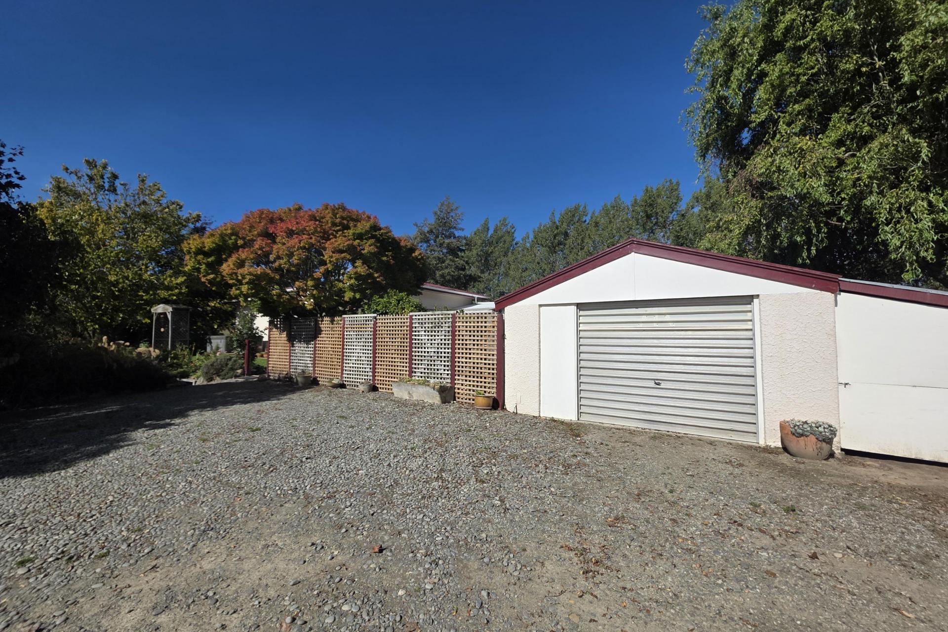 33 Devils Bridge Road, Weston