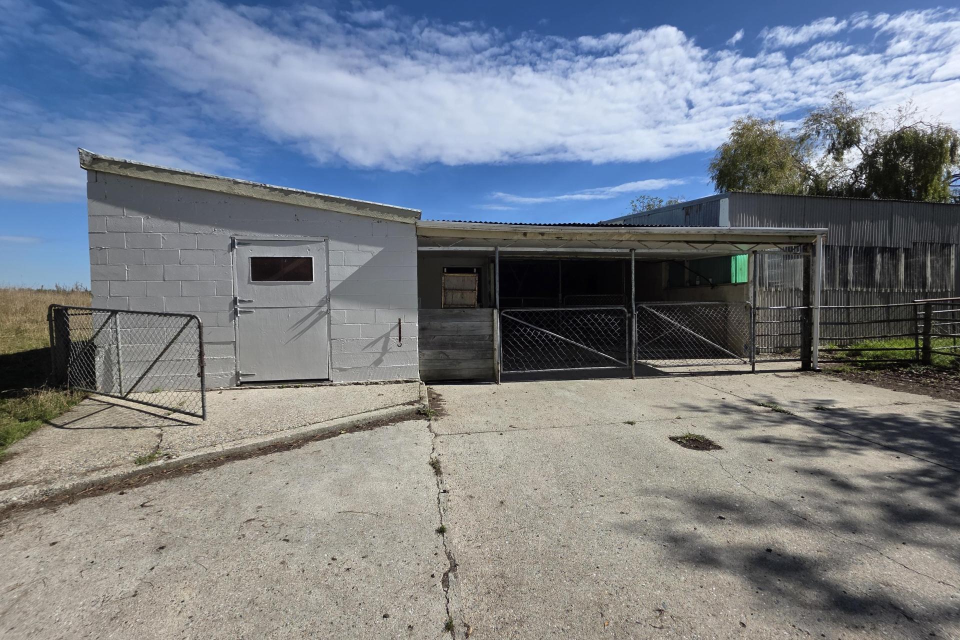 33 Devils Bridge Road, Weston