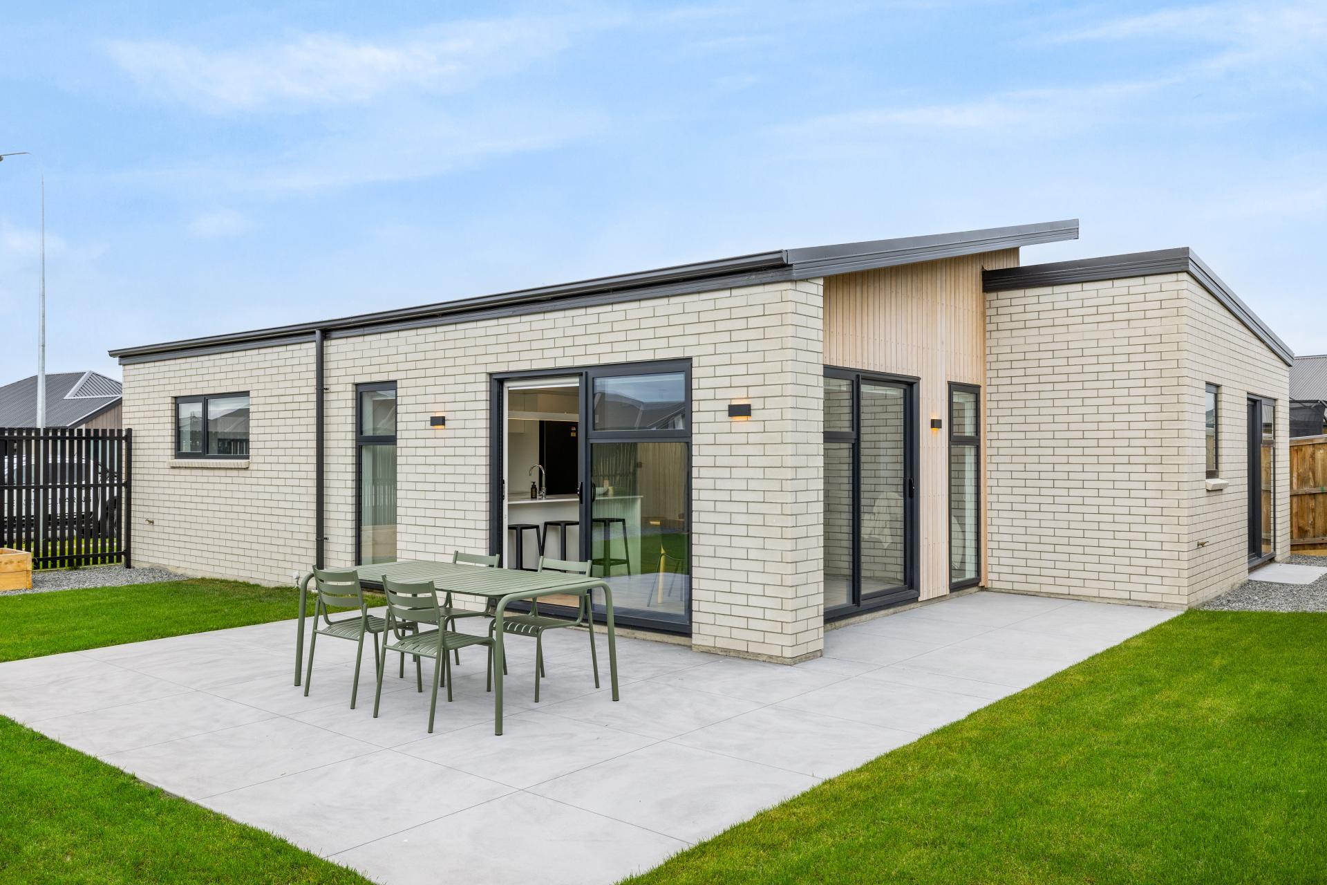 11-17 Greig Crescent - Lifestyle Villas, Amberley