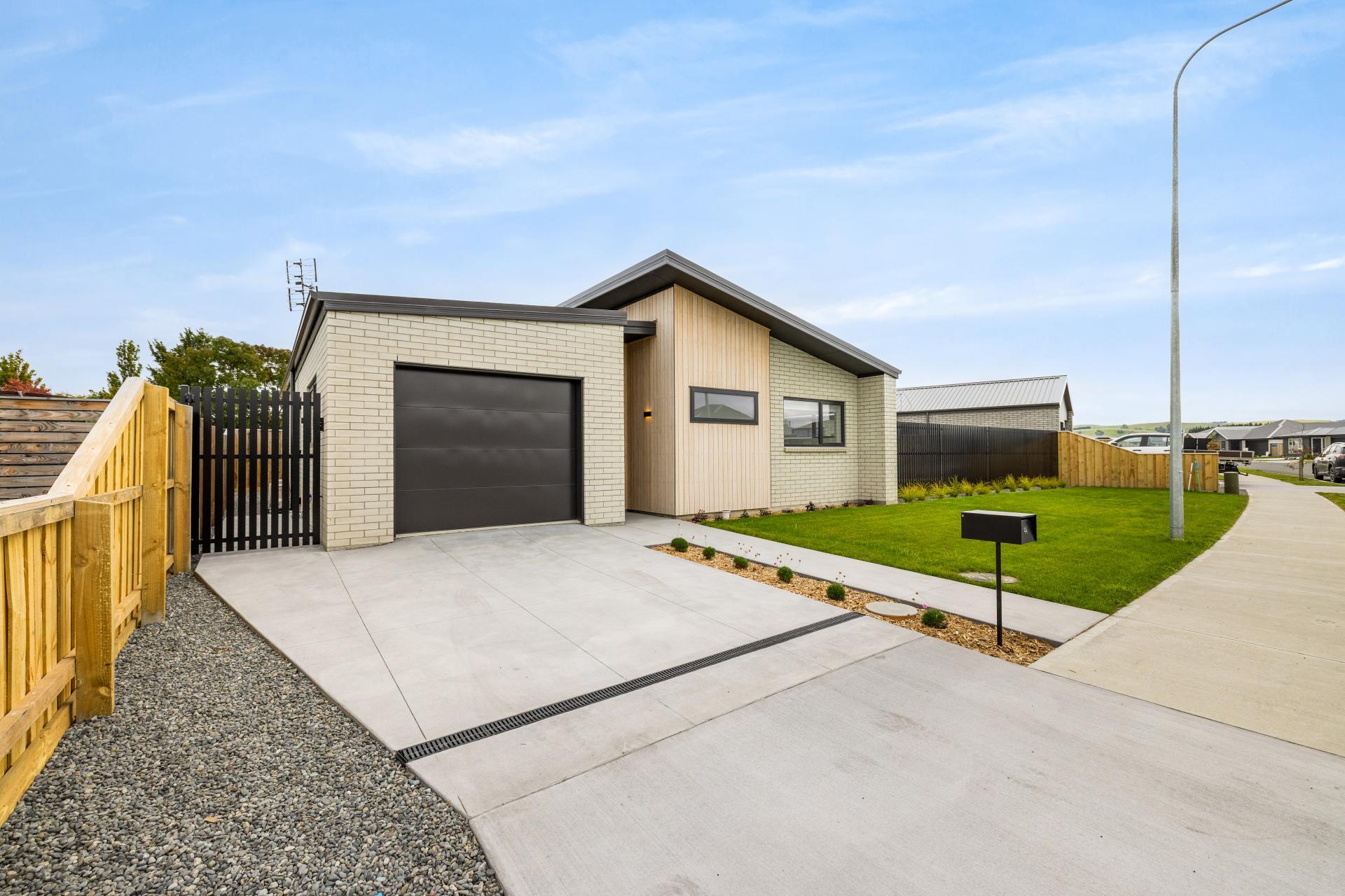 11-17 Greig Crescent - Lifestyle Villas, Amberley