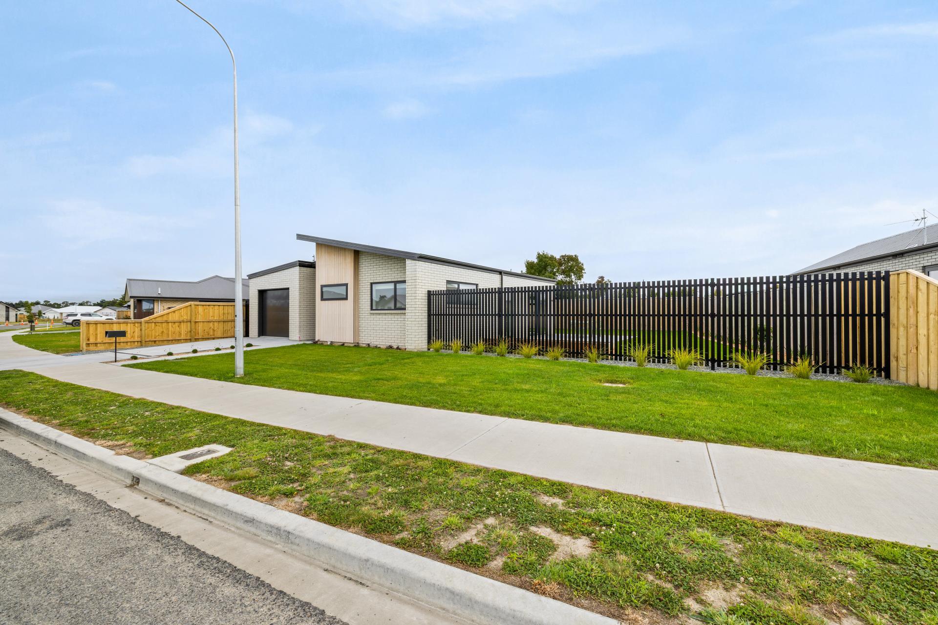 11-17 Greig Crescent - Lifestyle Villas, Amberley