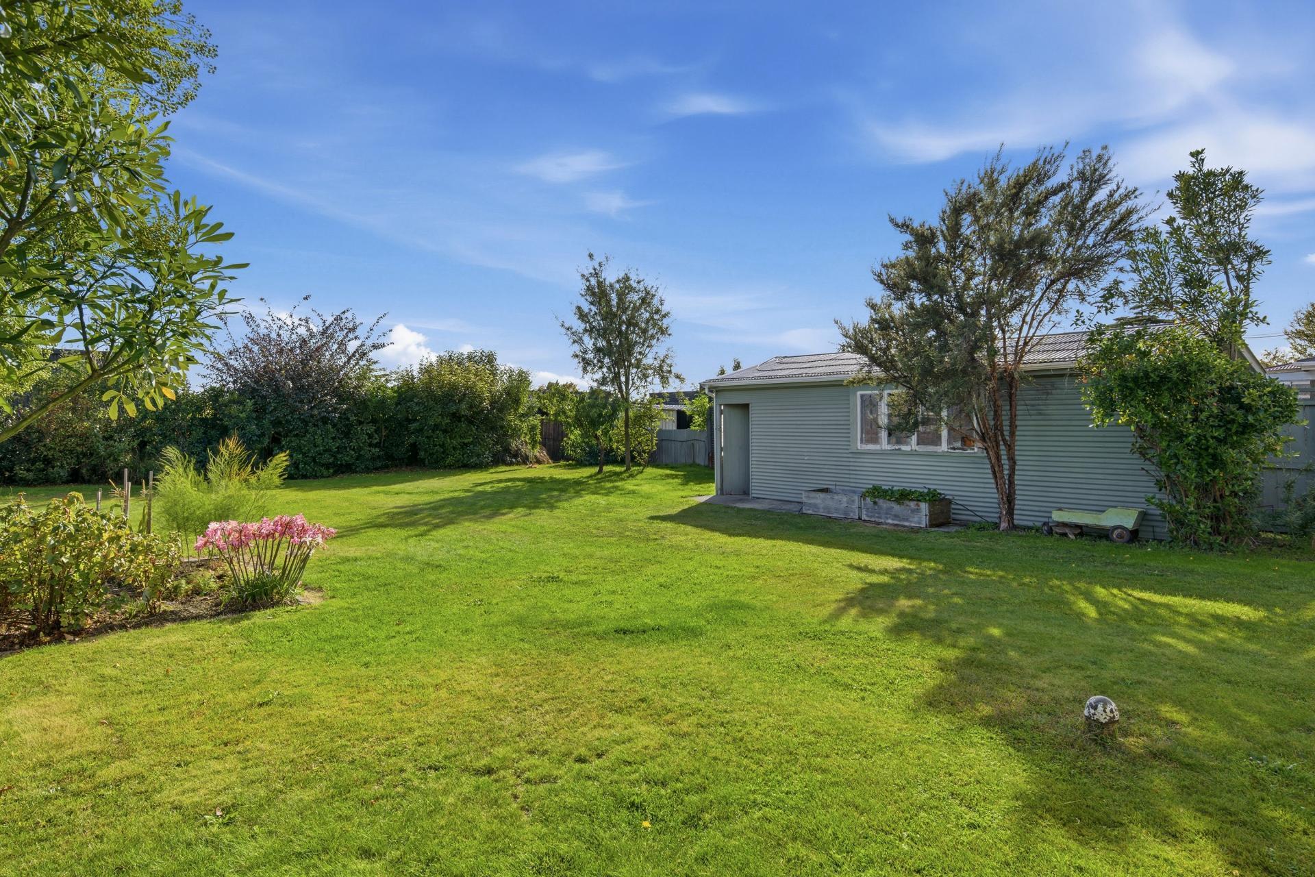 64 New Renwick Road, Burleigh