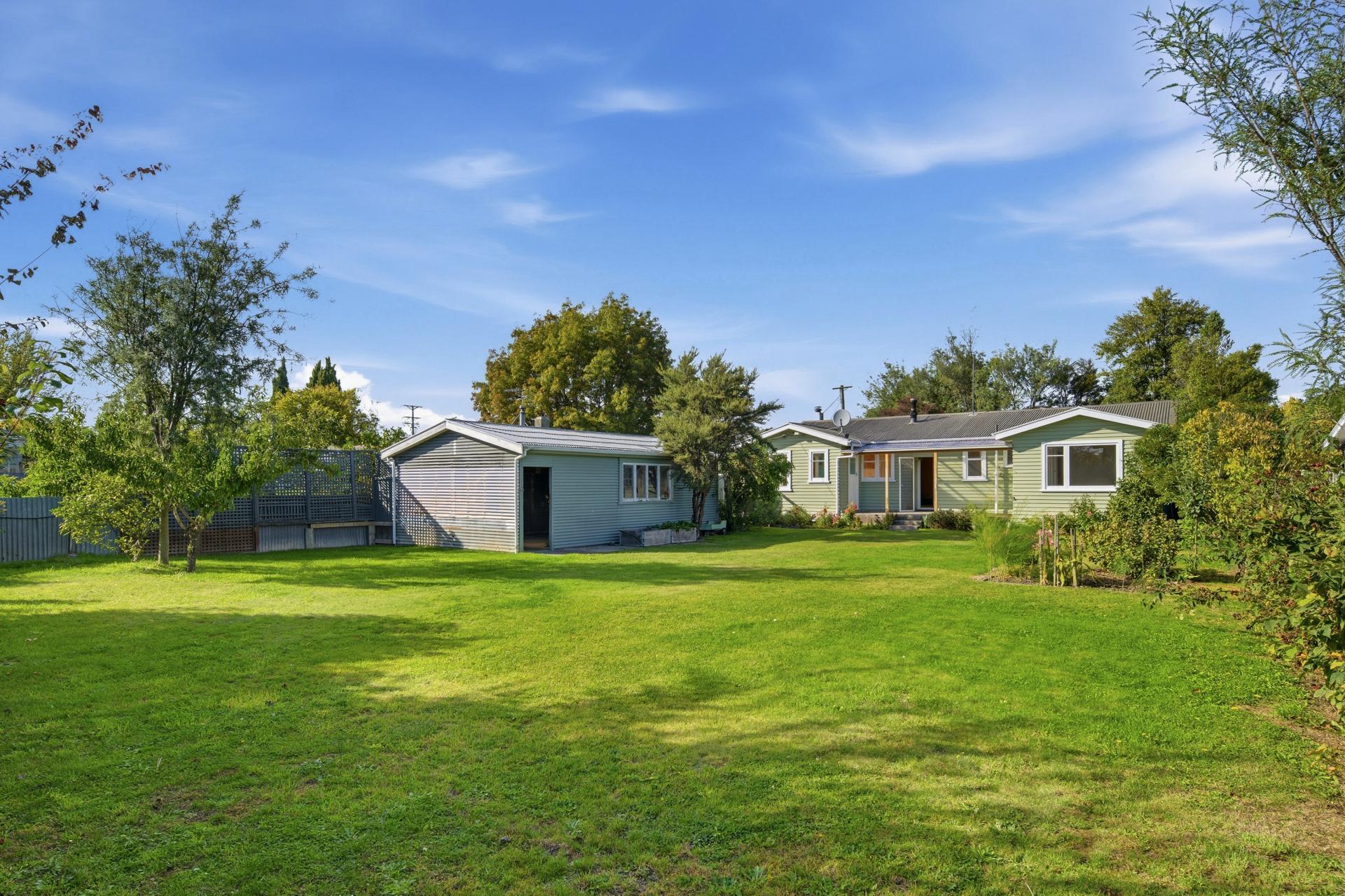 64 New Renwick Road, Burleigh