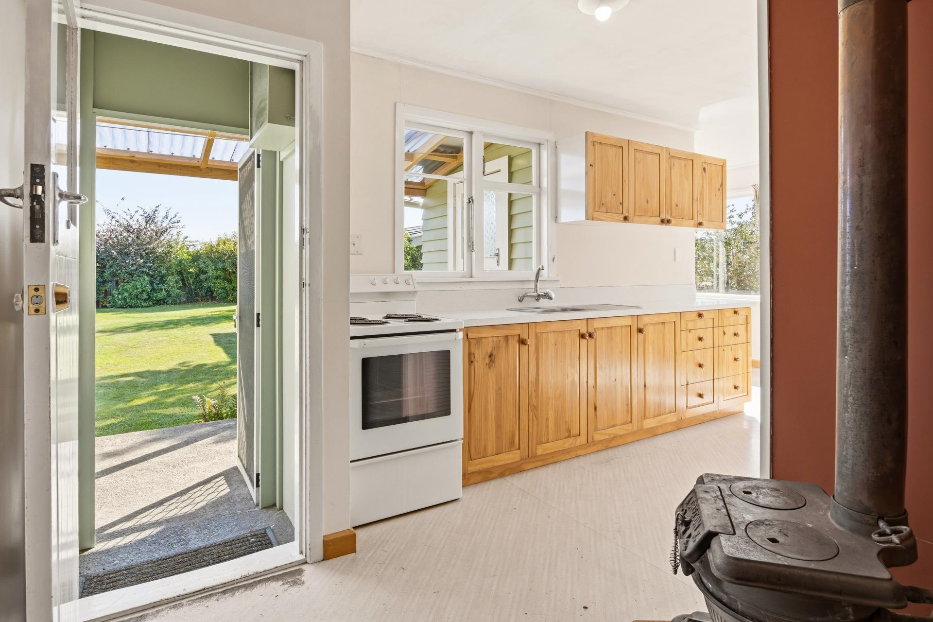 64 New Renwick Road, Burleigh