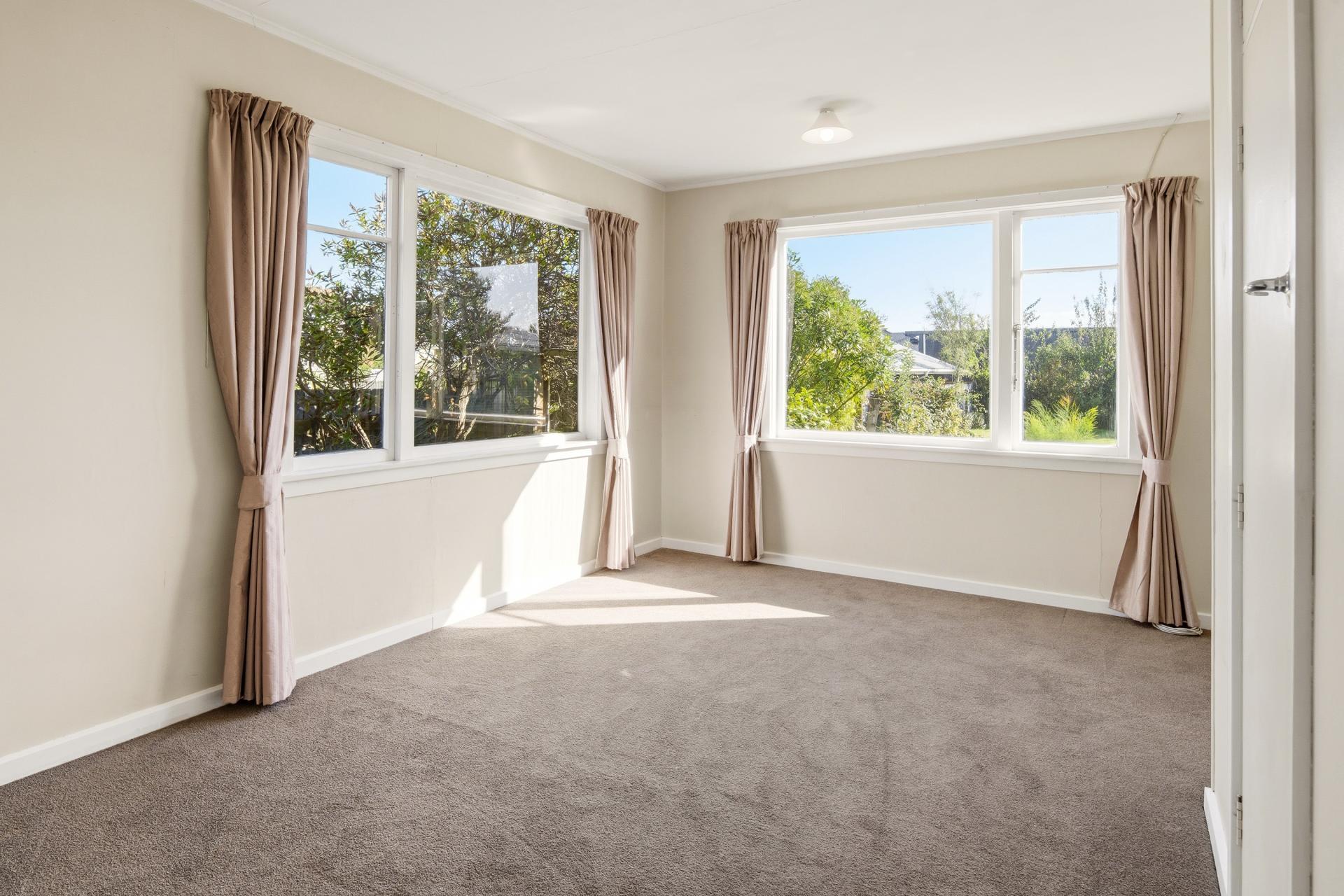 64 New Renwick Road, Burleigh