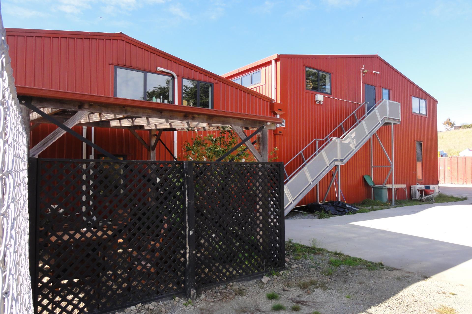 1227 Oxford Road, Cust