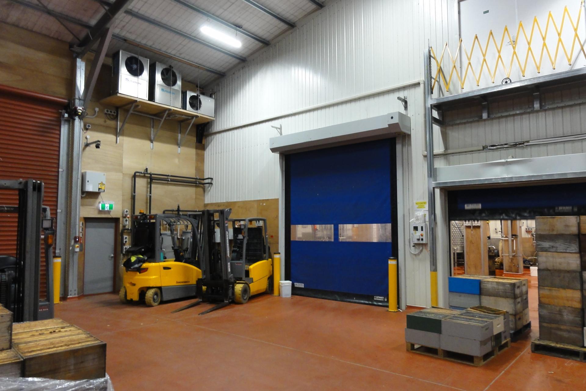 1227 Oxford Road, Cust