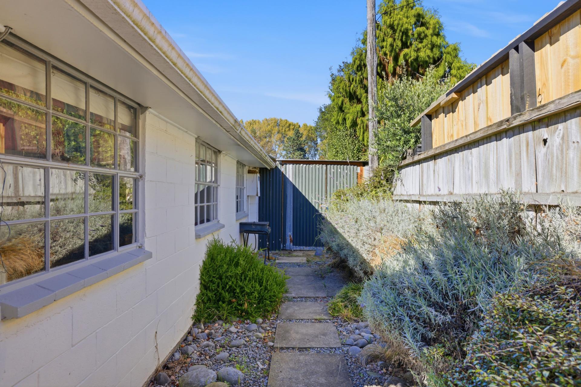 20 Queens Avenue, Waikuku Beach