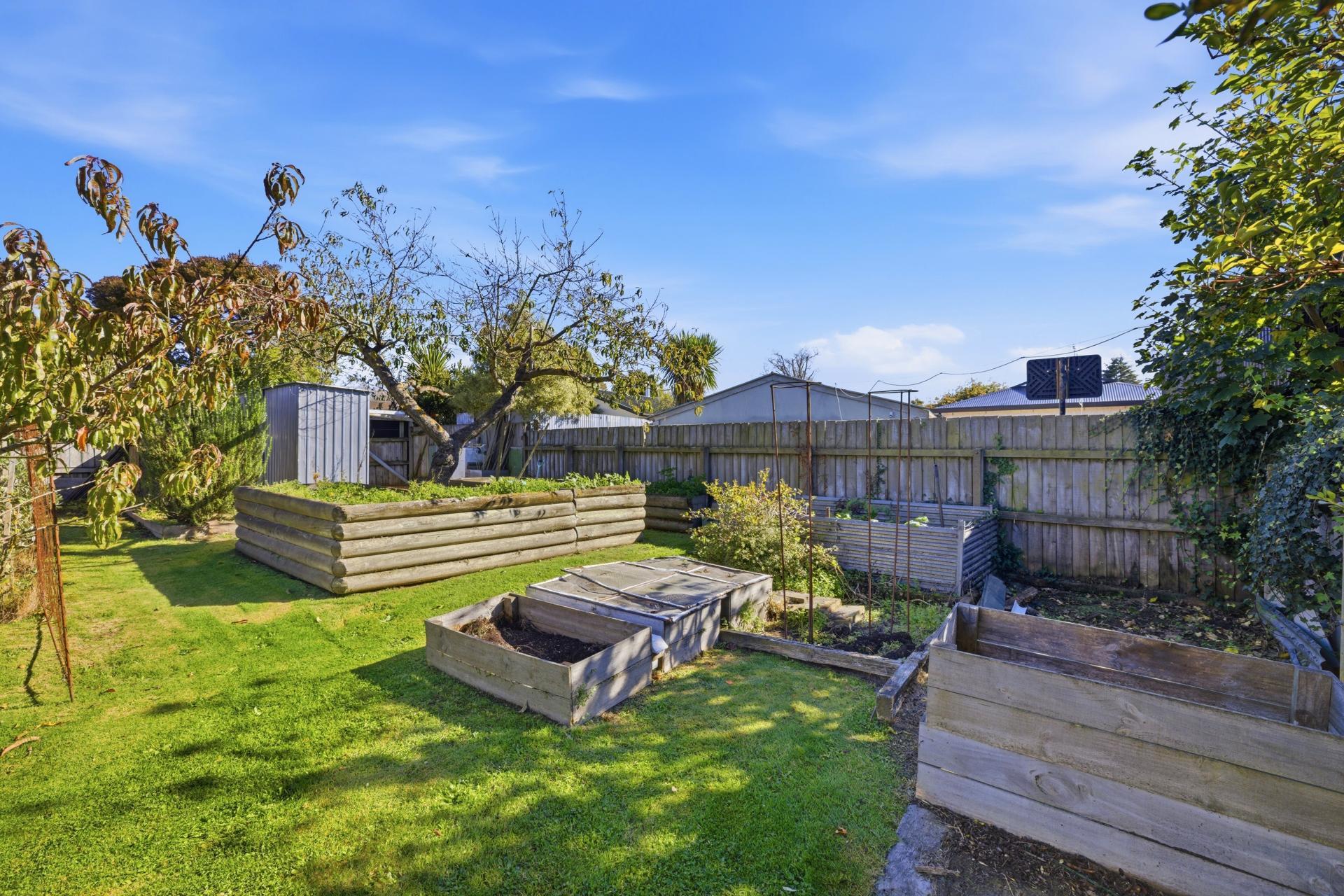 20 Queens Avenue, Waikuku Beach