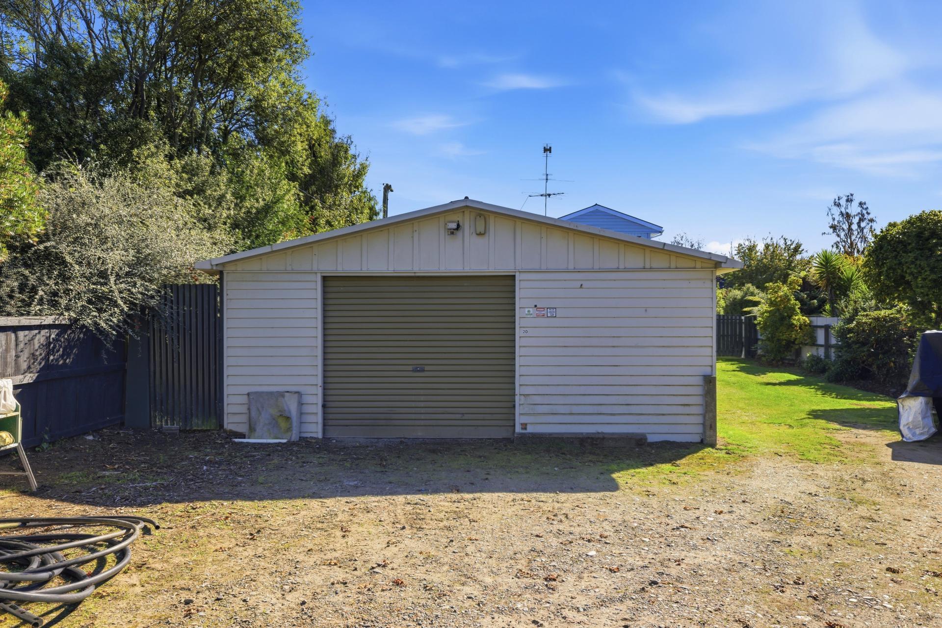 20 Queens Avenue, Waikuku Beach