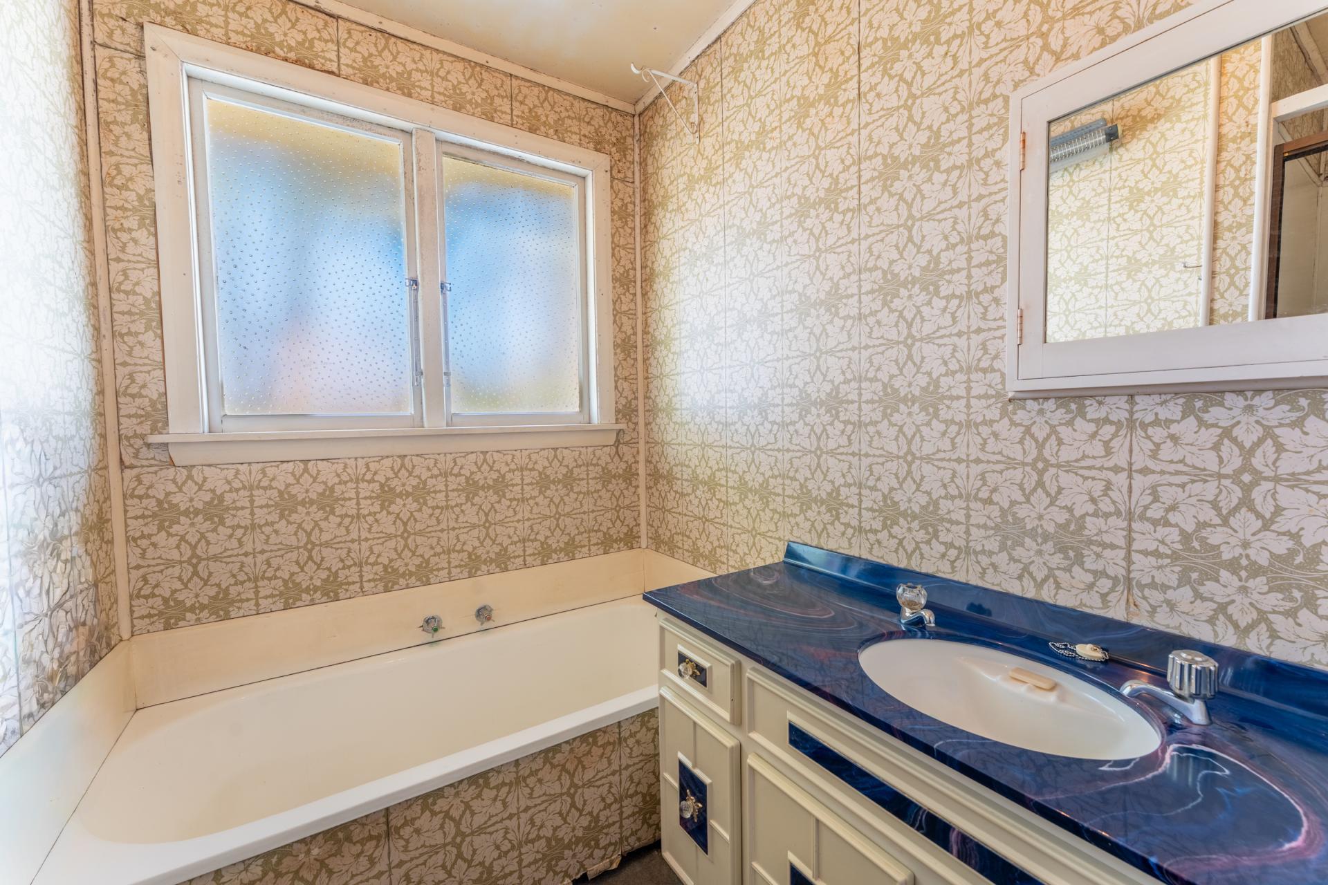 3 Hertnon Street, West End