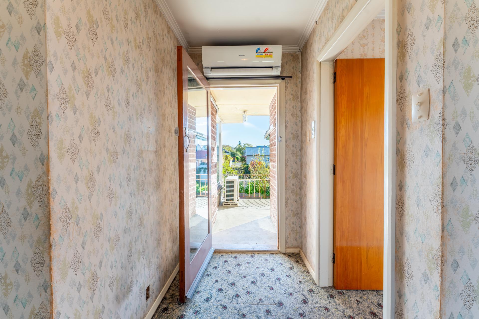 3 Hertnon Street, West End