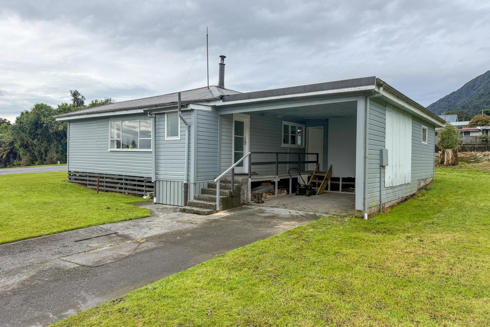 13 Main Road, Fox Glacier