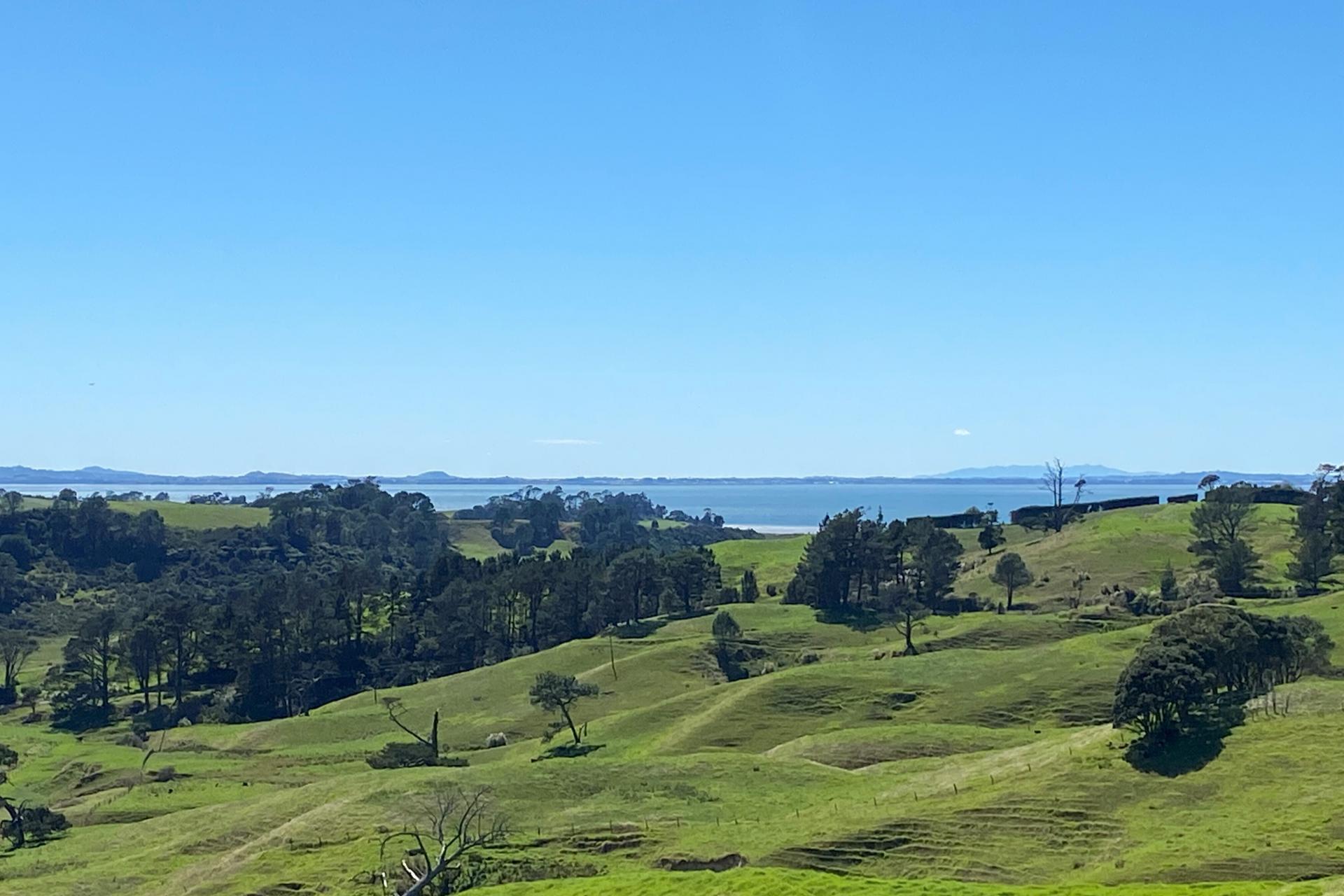 111 Hamlin Road, Pollok