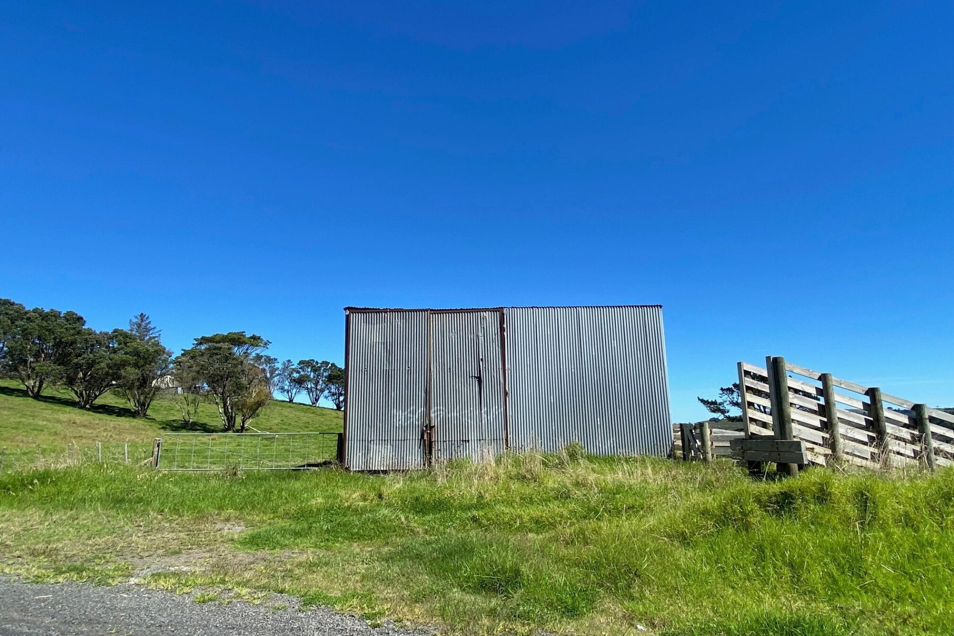 111 Hamlin Road, Pollok