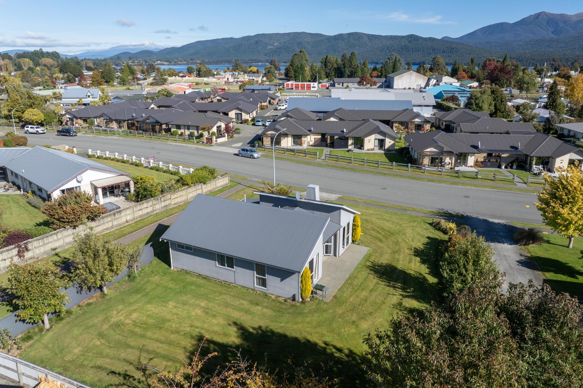 25 Pop Andrew Drive, Te Anau