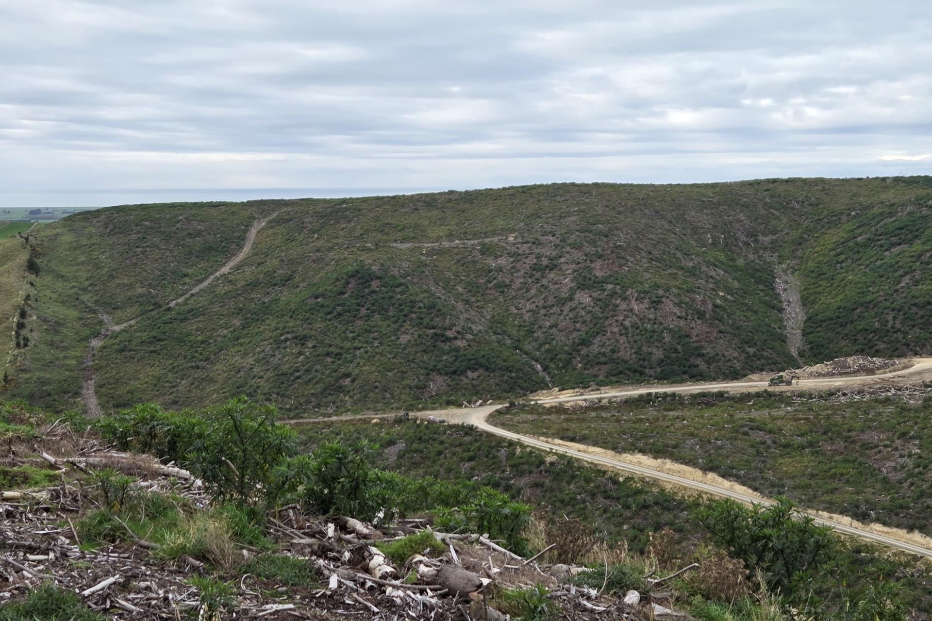 Broad Gully Road, Ikawai