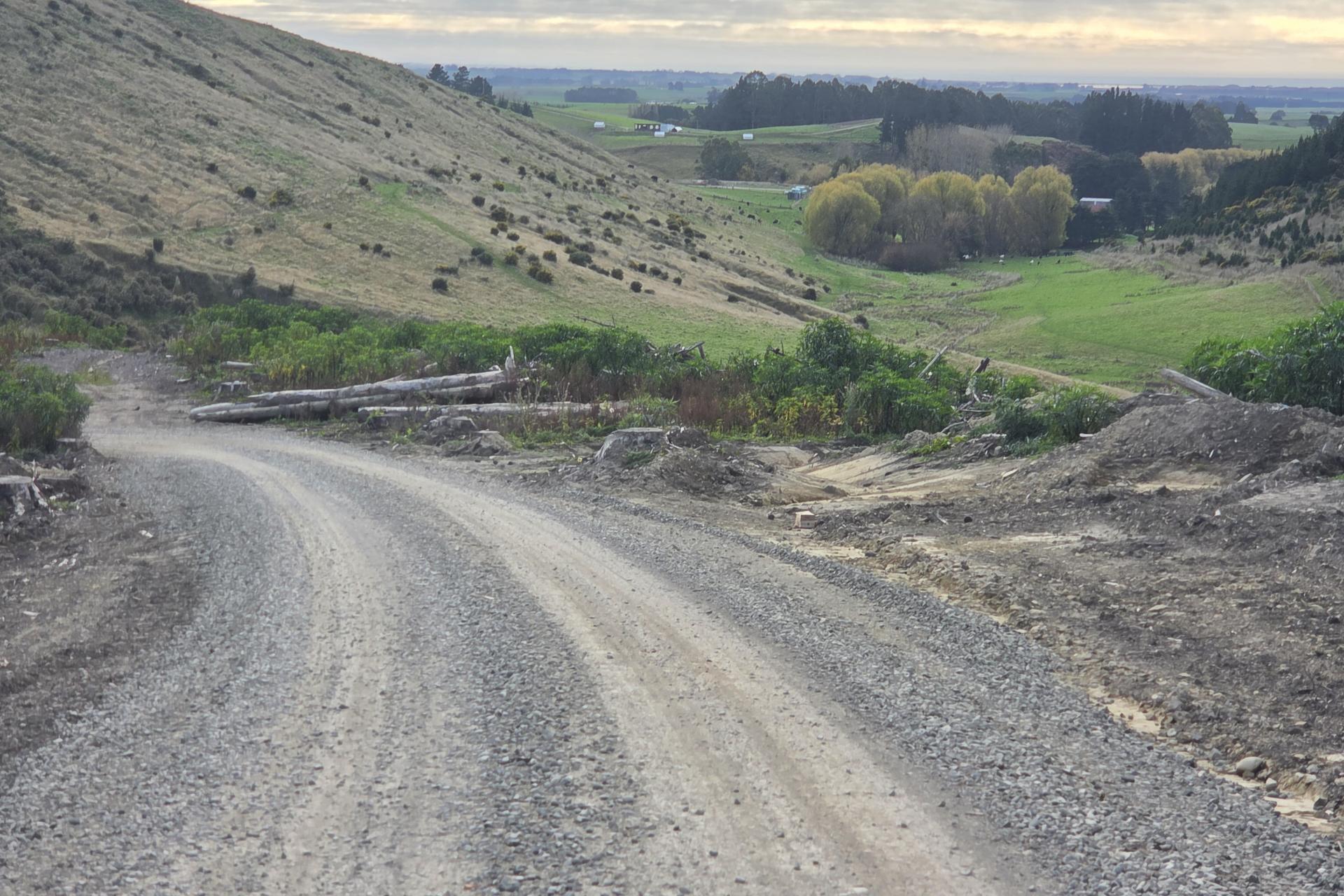 Broad Gully Road, Ikawai