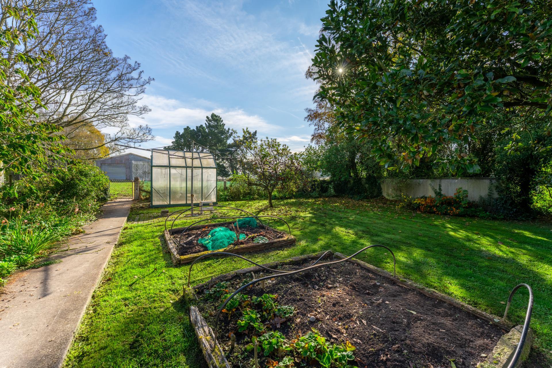 134 Cliffs Road, Claremont