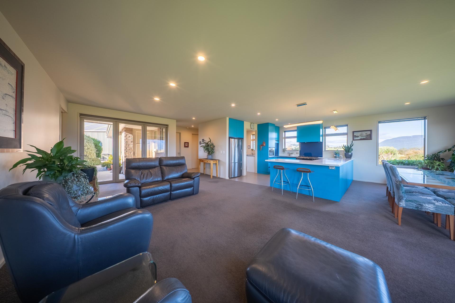 73 Holmwood Road, Manapouri