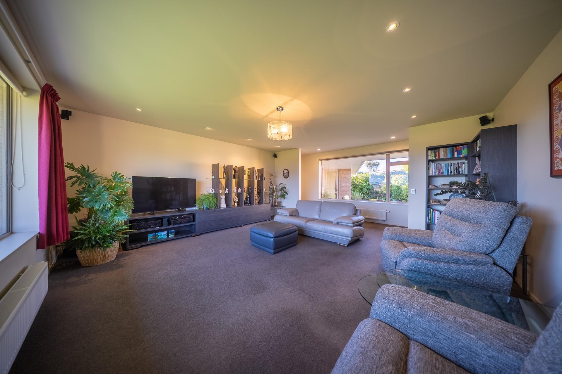 73 Holmwood Road, Manapouri