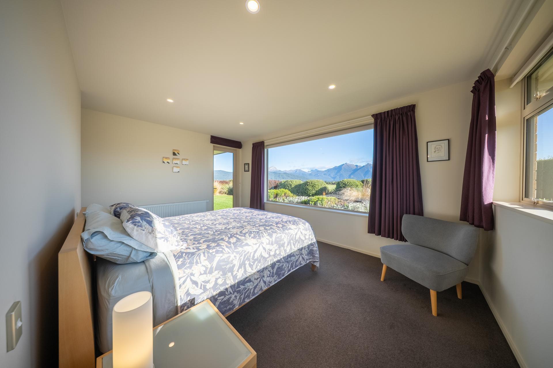 73 Holmwood Road, Manapouri