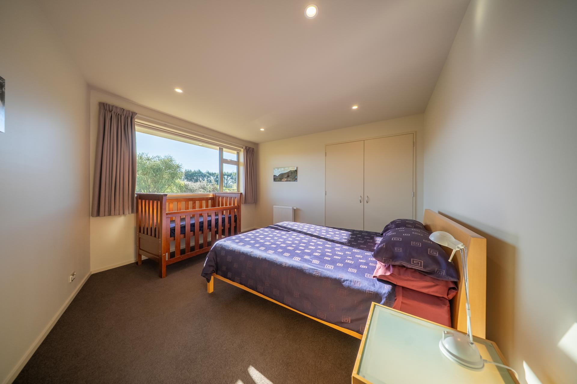 73 Holmwood Road, Manapouri
