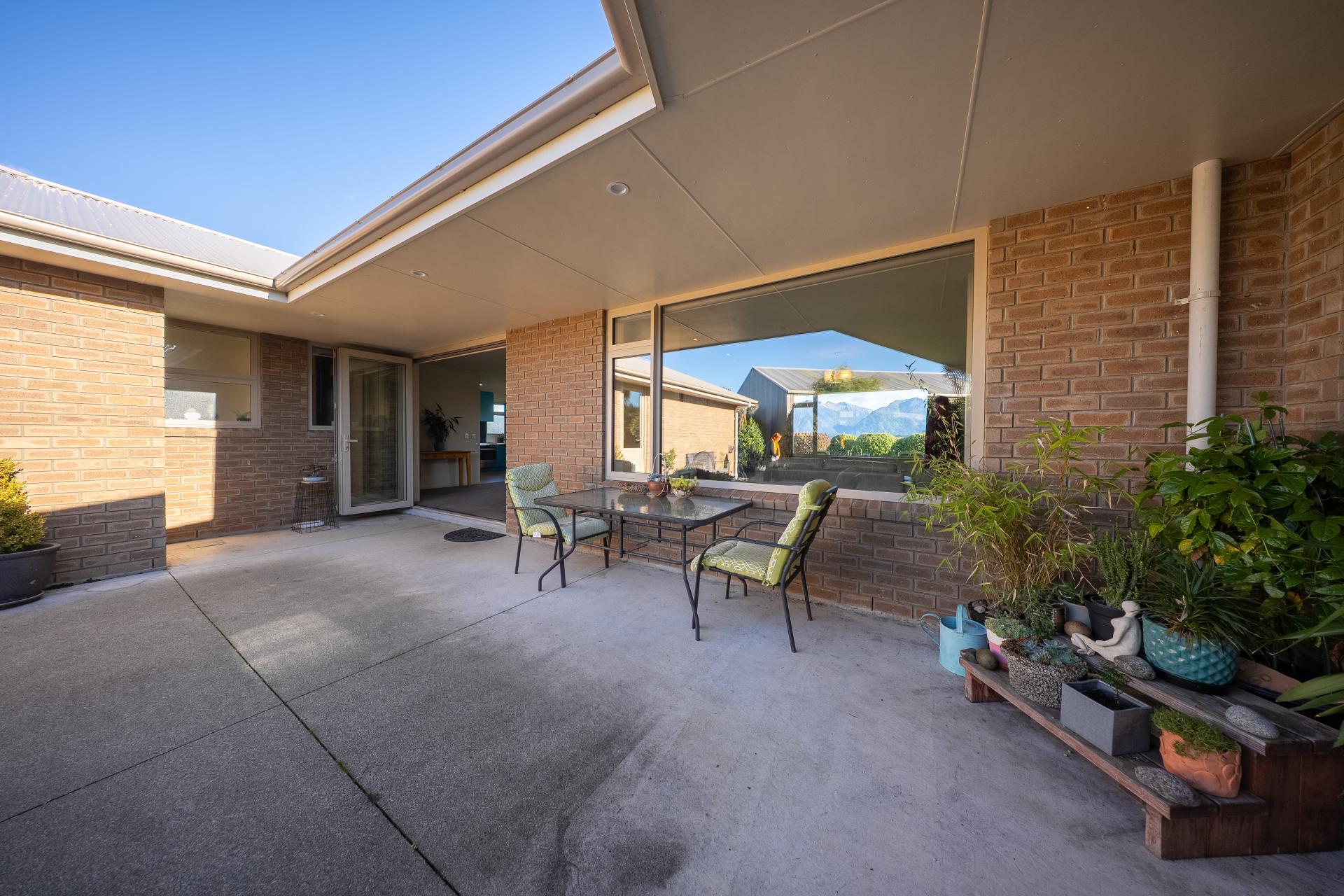 73 Holmwood Road, Manapouri