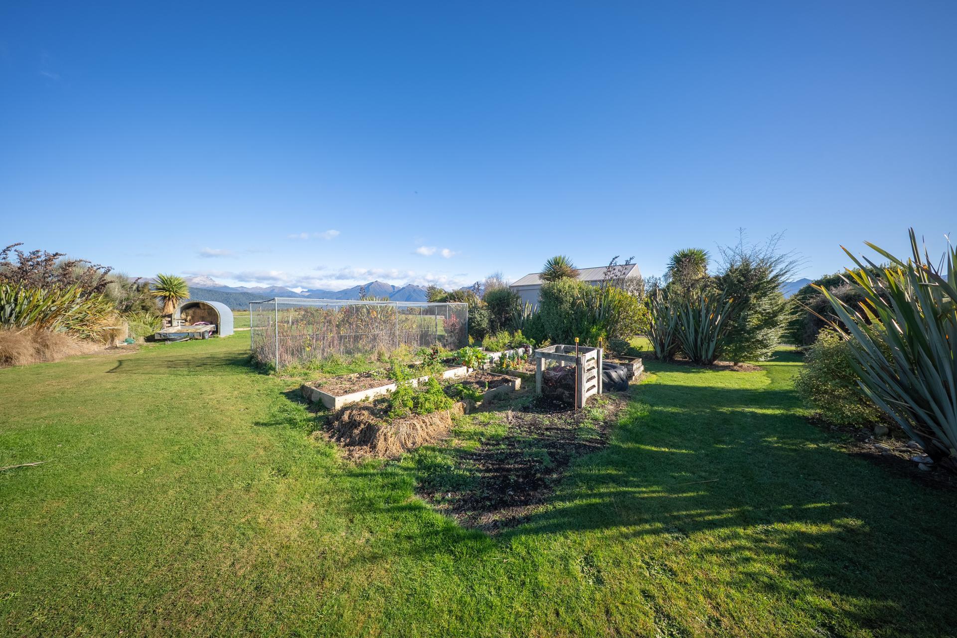 73 Holmwood Road, Manapouri