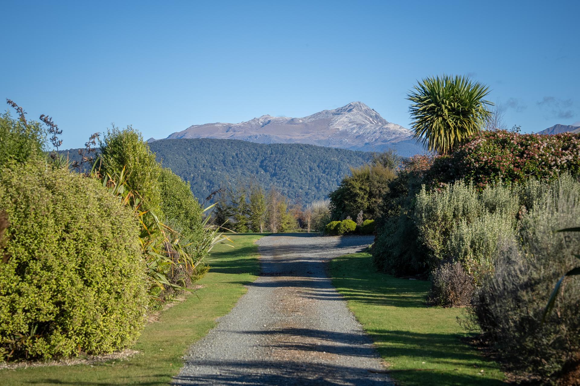 73 Holmwood Road, Manapouri