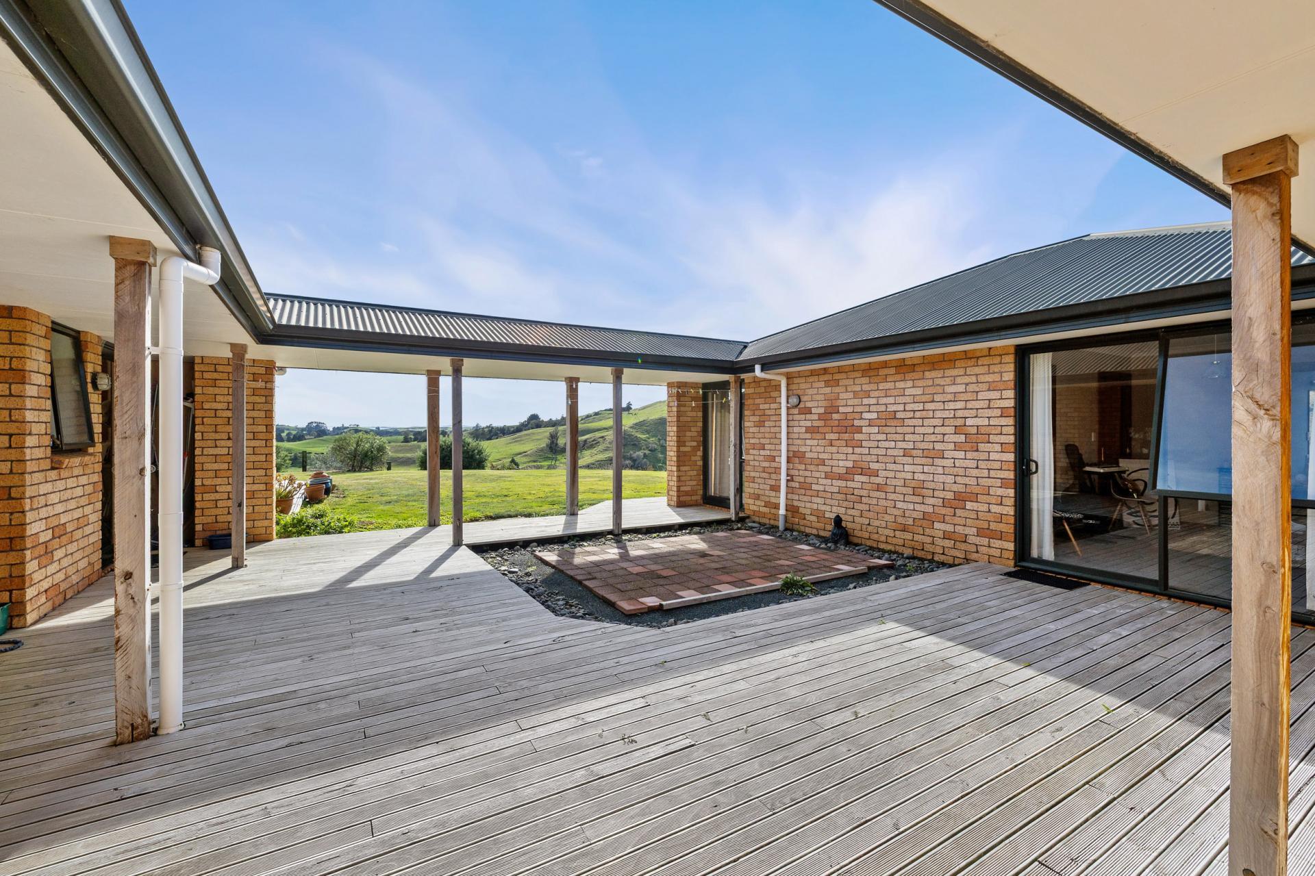 143 Pond Road, Raglan