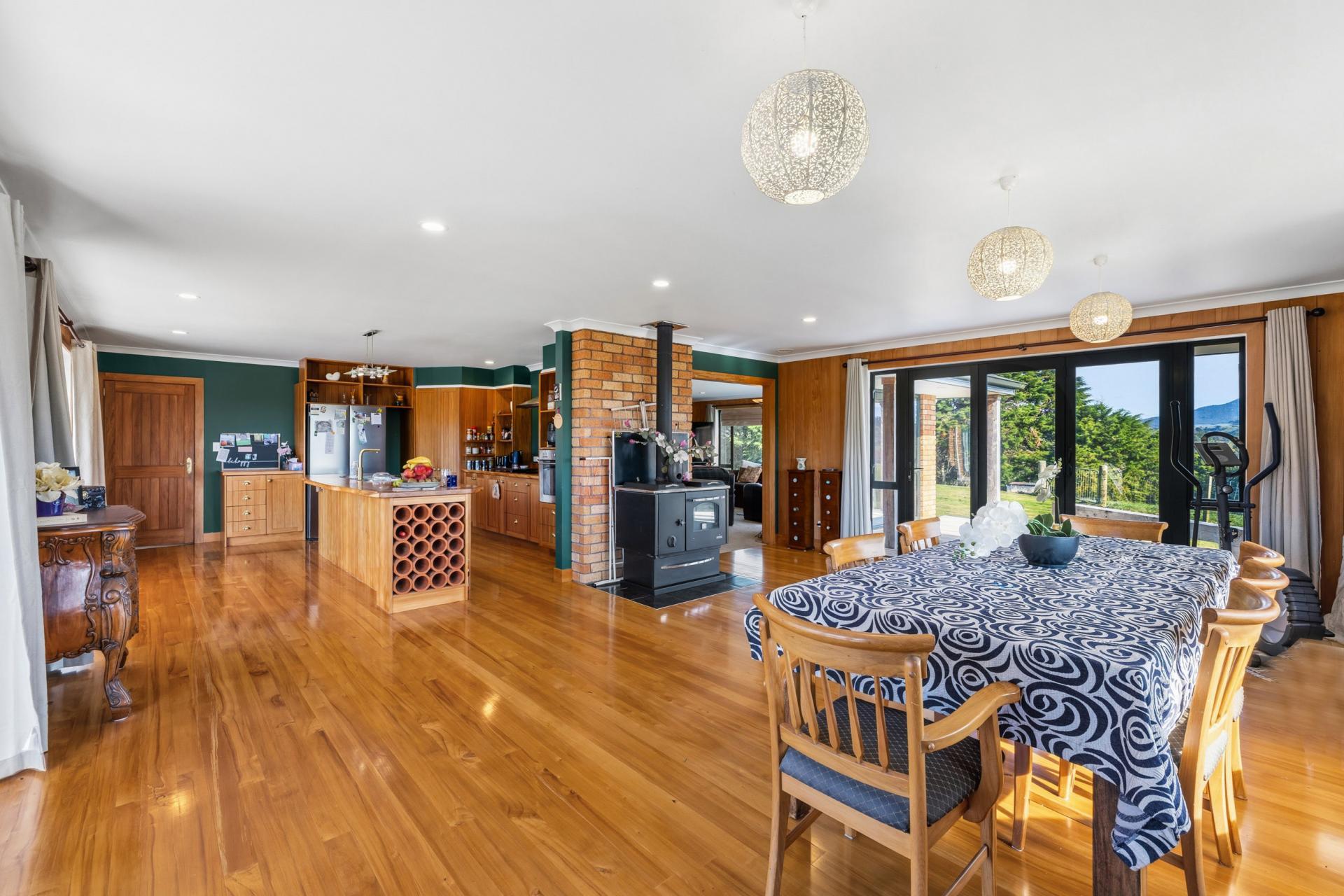 143 Pond Road, Raglan