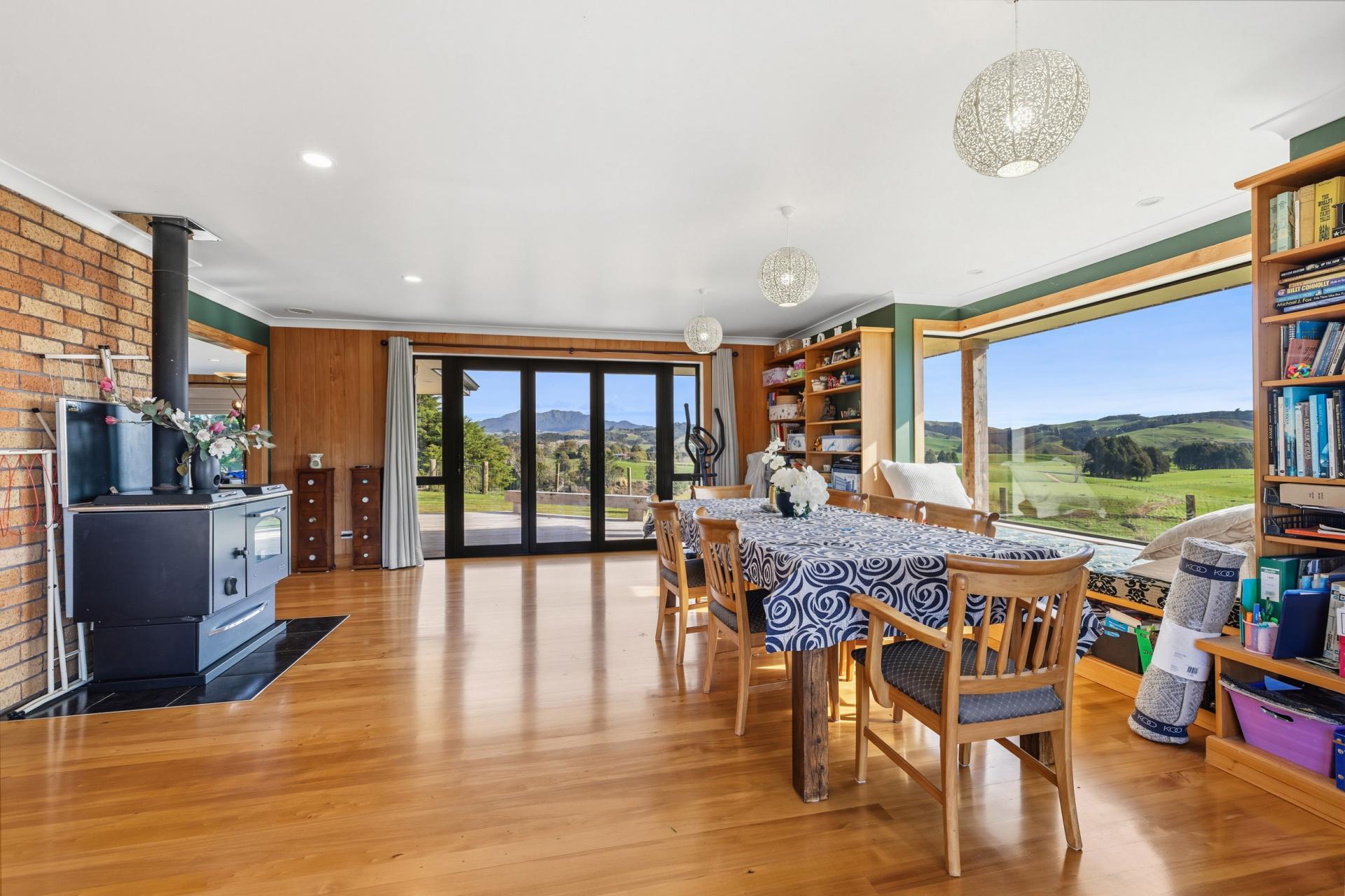 143 Pond Road, Raglan