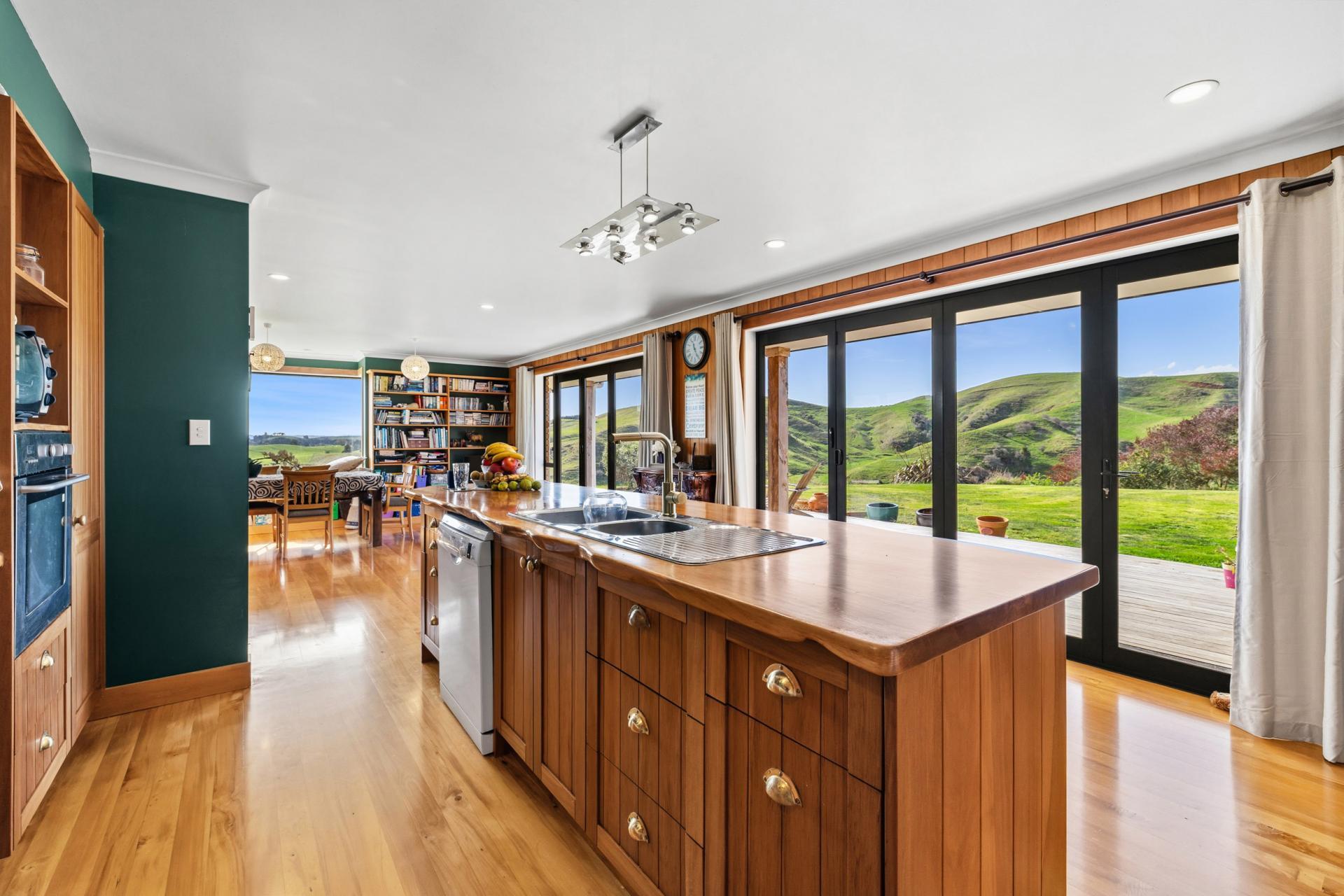 143 Pond Road, Raglan