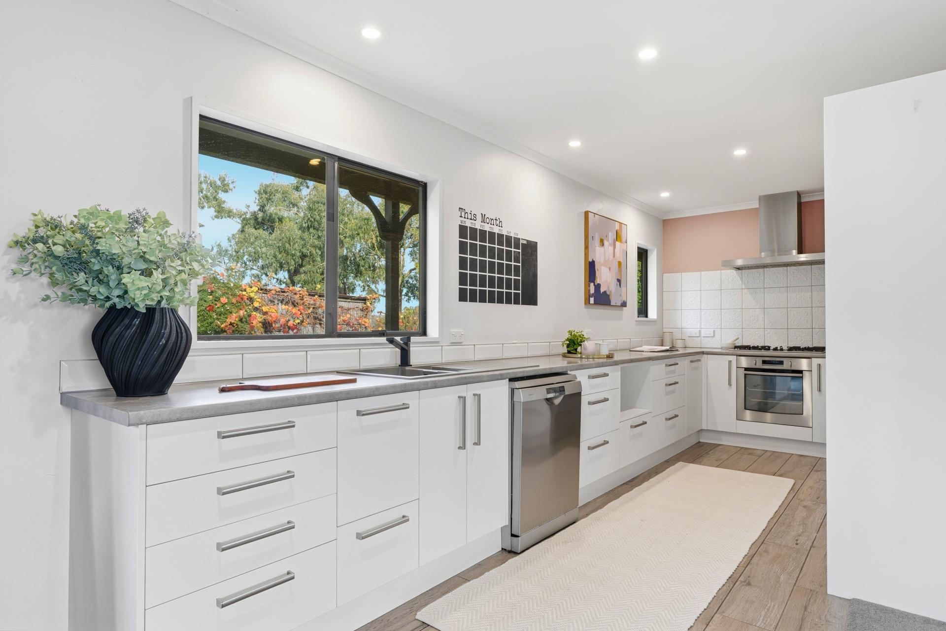 222 Chain Hills Road, Chain Hills