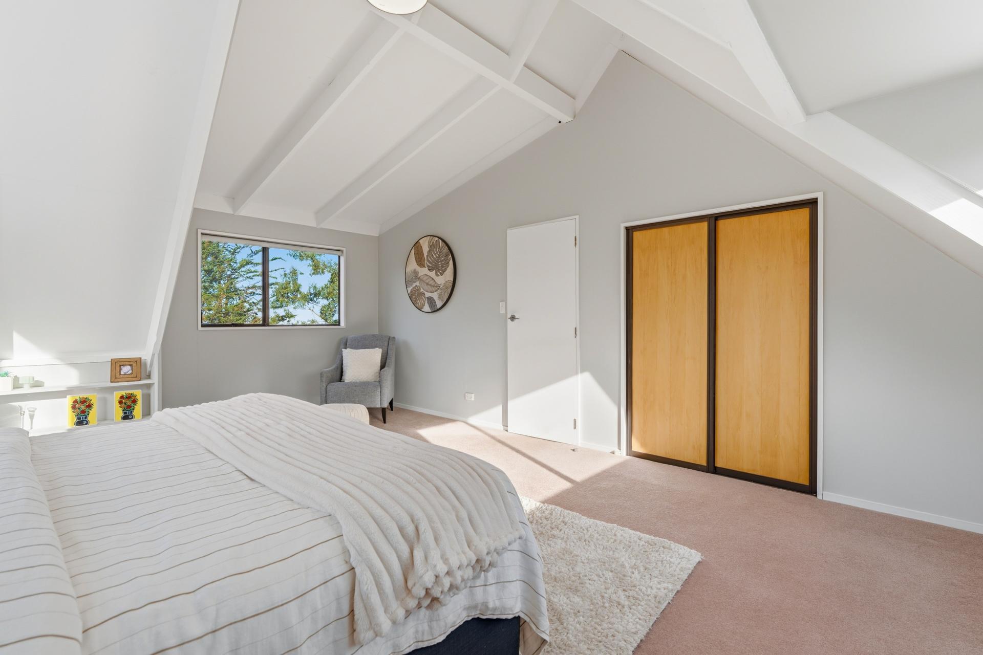 222 Chain Hills Road, Chain Hills