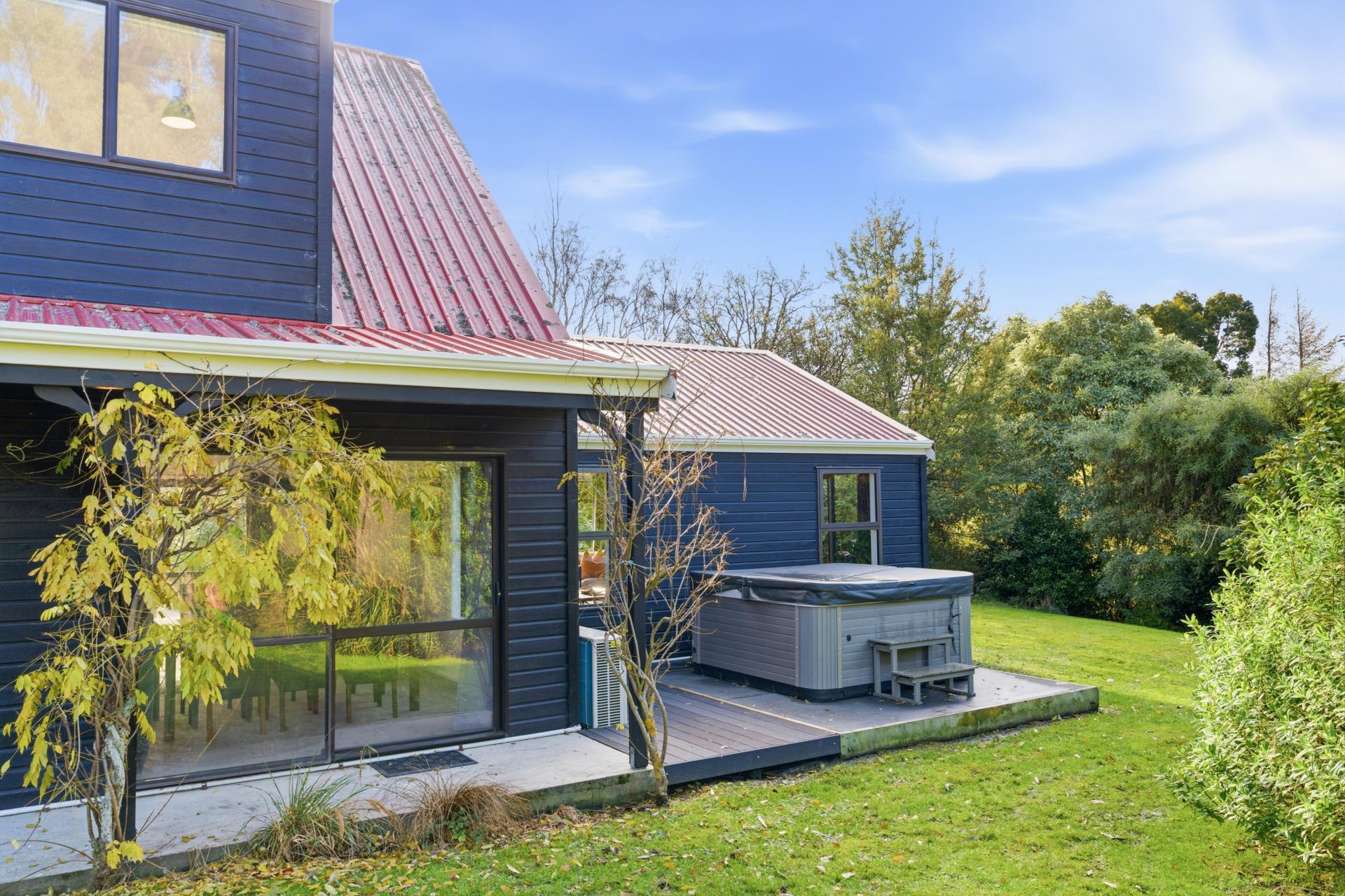 222 Chain Hills Road, Chain Hills