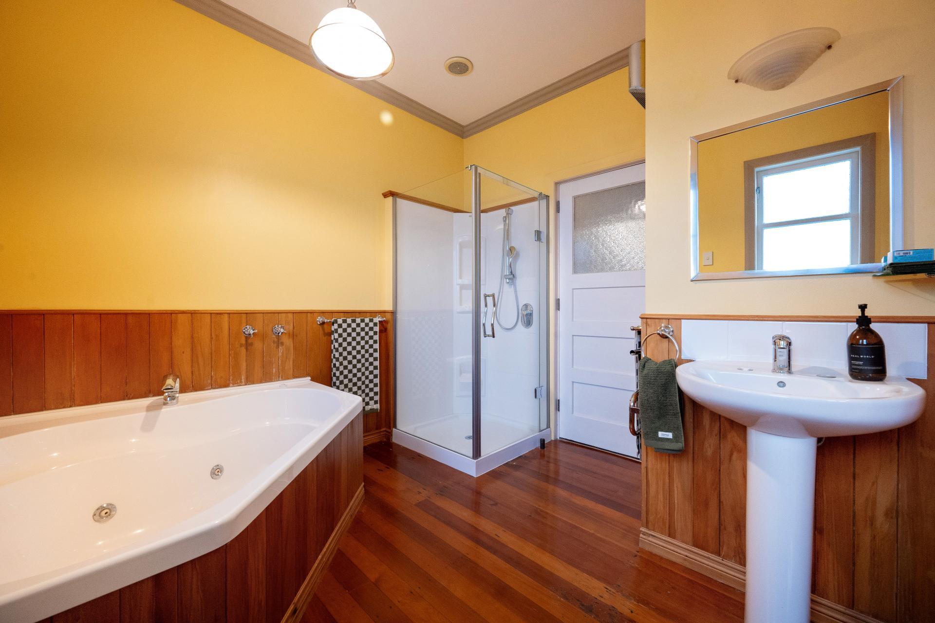 819 Francis Hicks Avenue, Raureka
