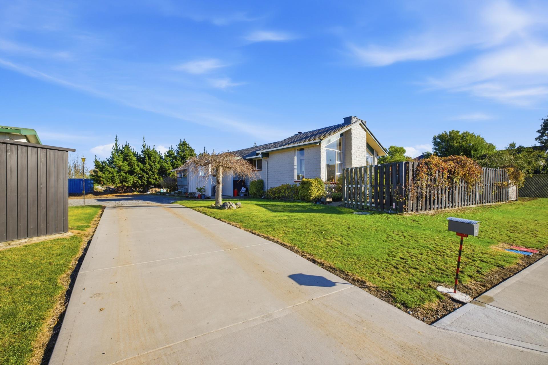 8 Foster Place, Amberley