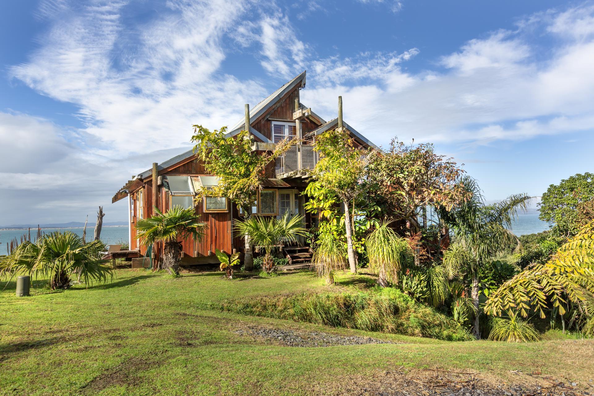 6573 Pouto Road, Pouto