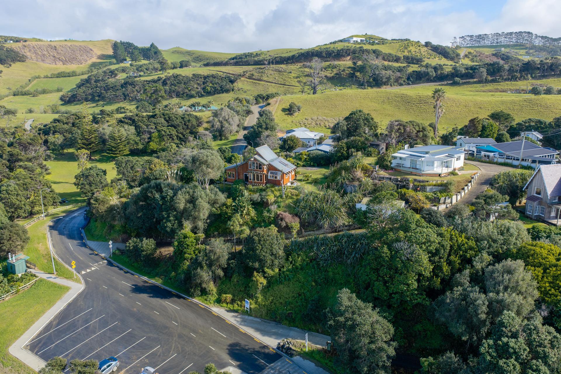6573 Pouto Road, Pouto