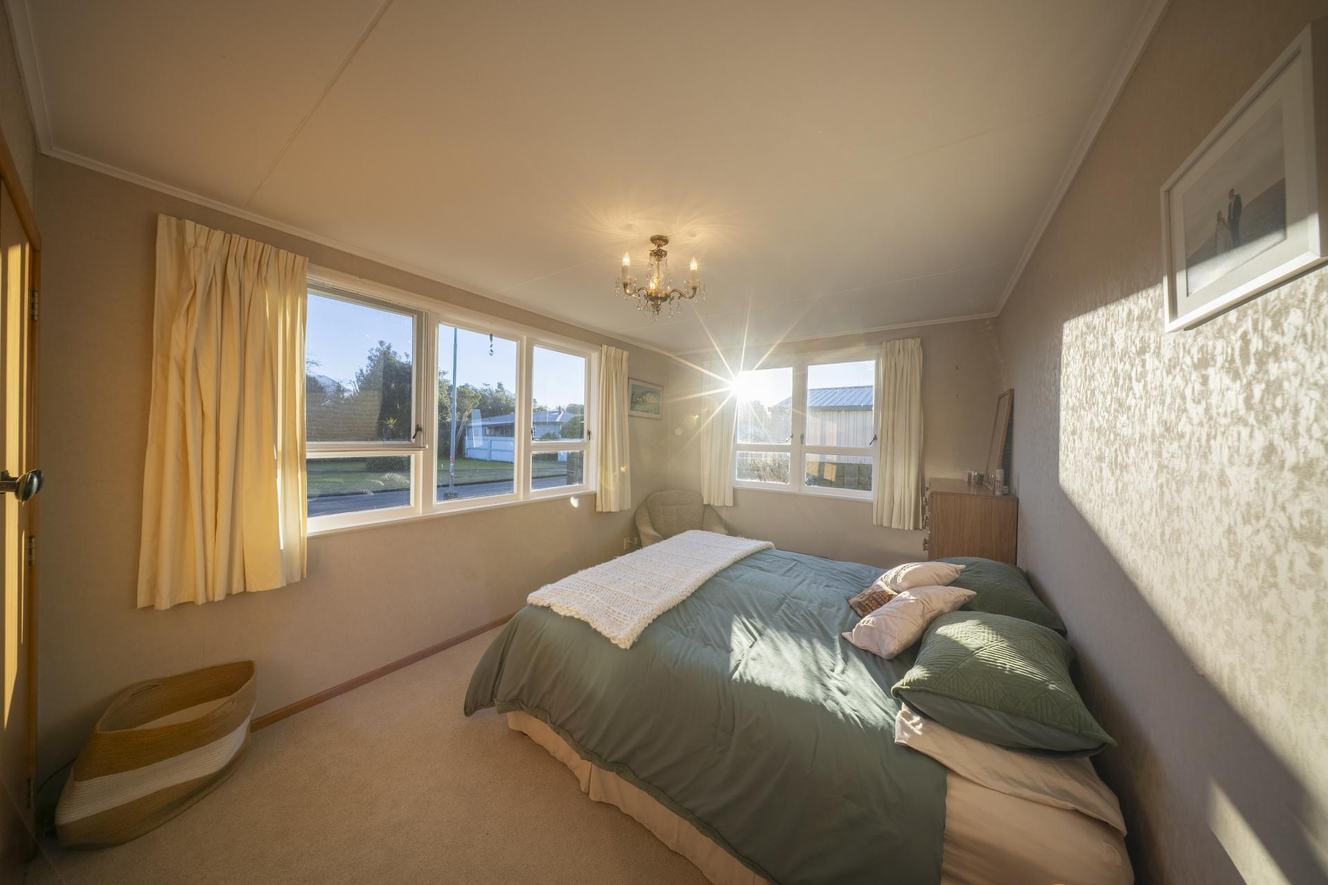 27 Excelsior Place, Manapouri