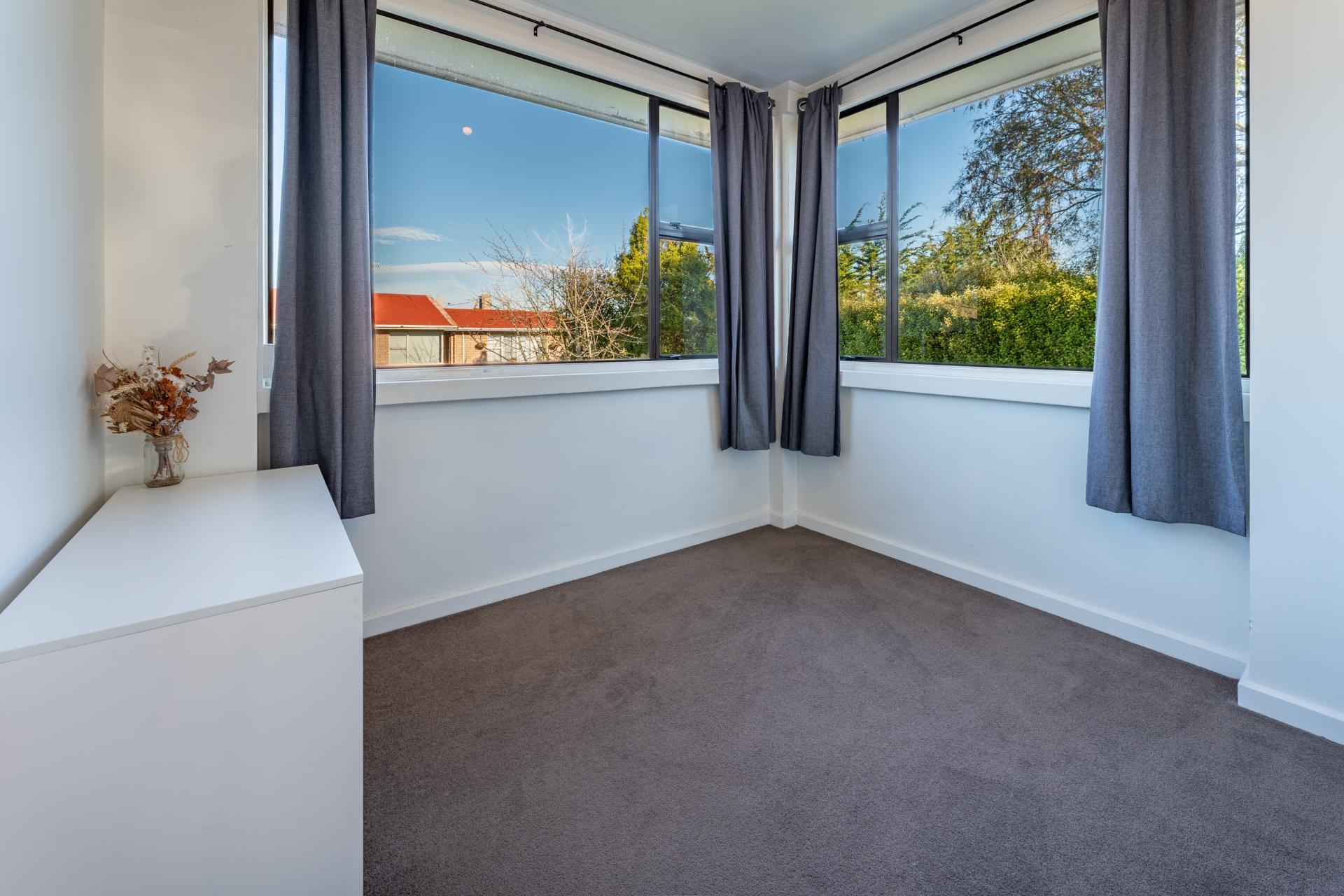 20 Hill View Crescent, Highfield