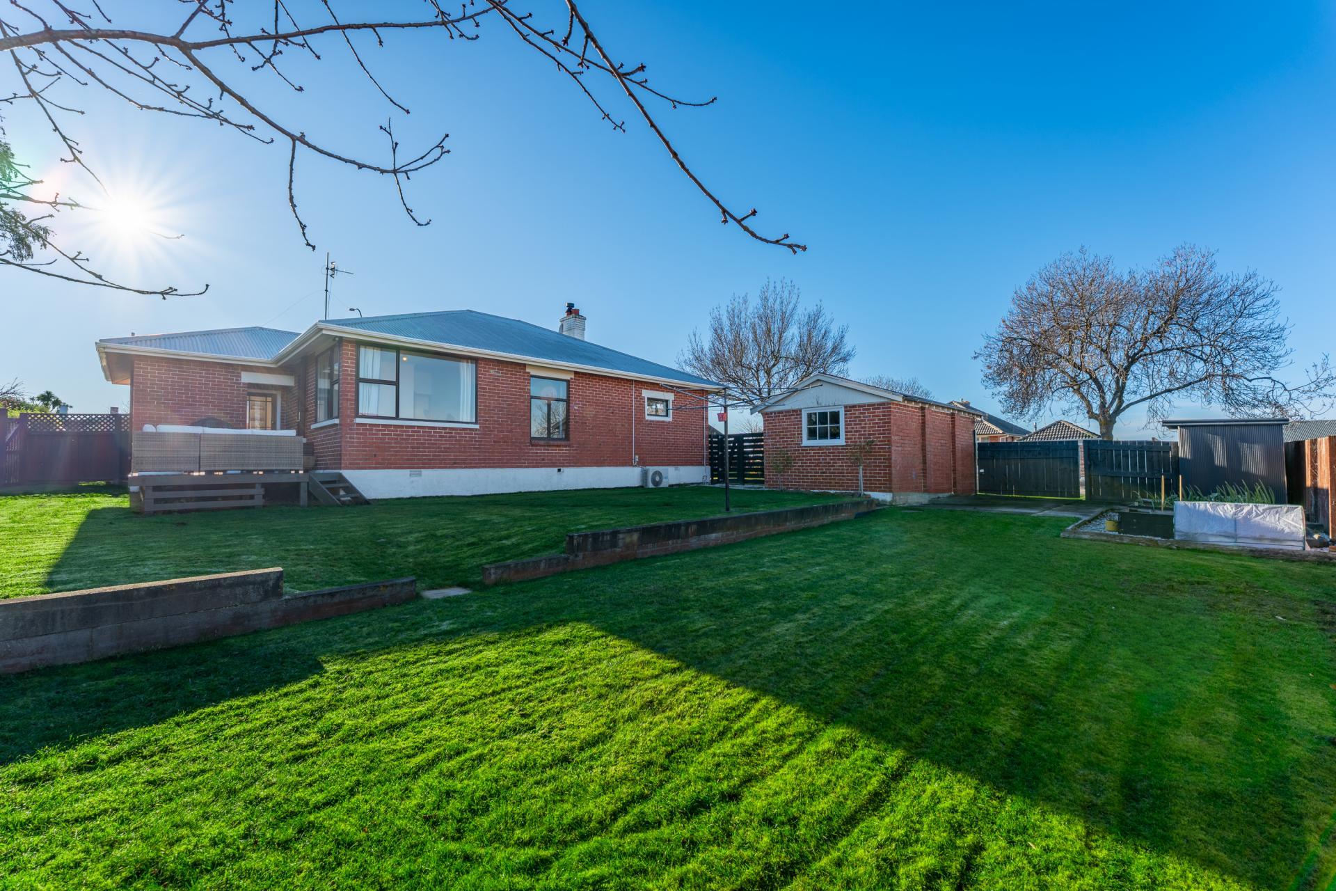 20 Hill View Crescent, Highfield