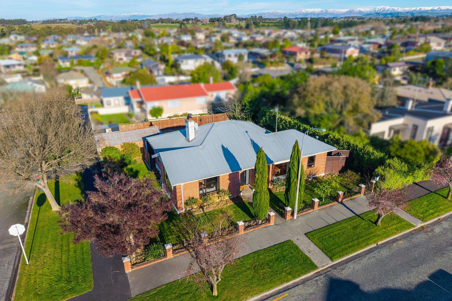 20 Hill View Crescent, Highfield