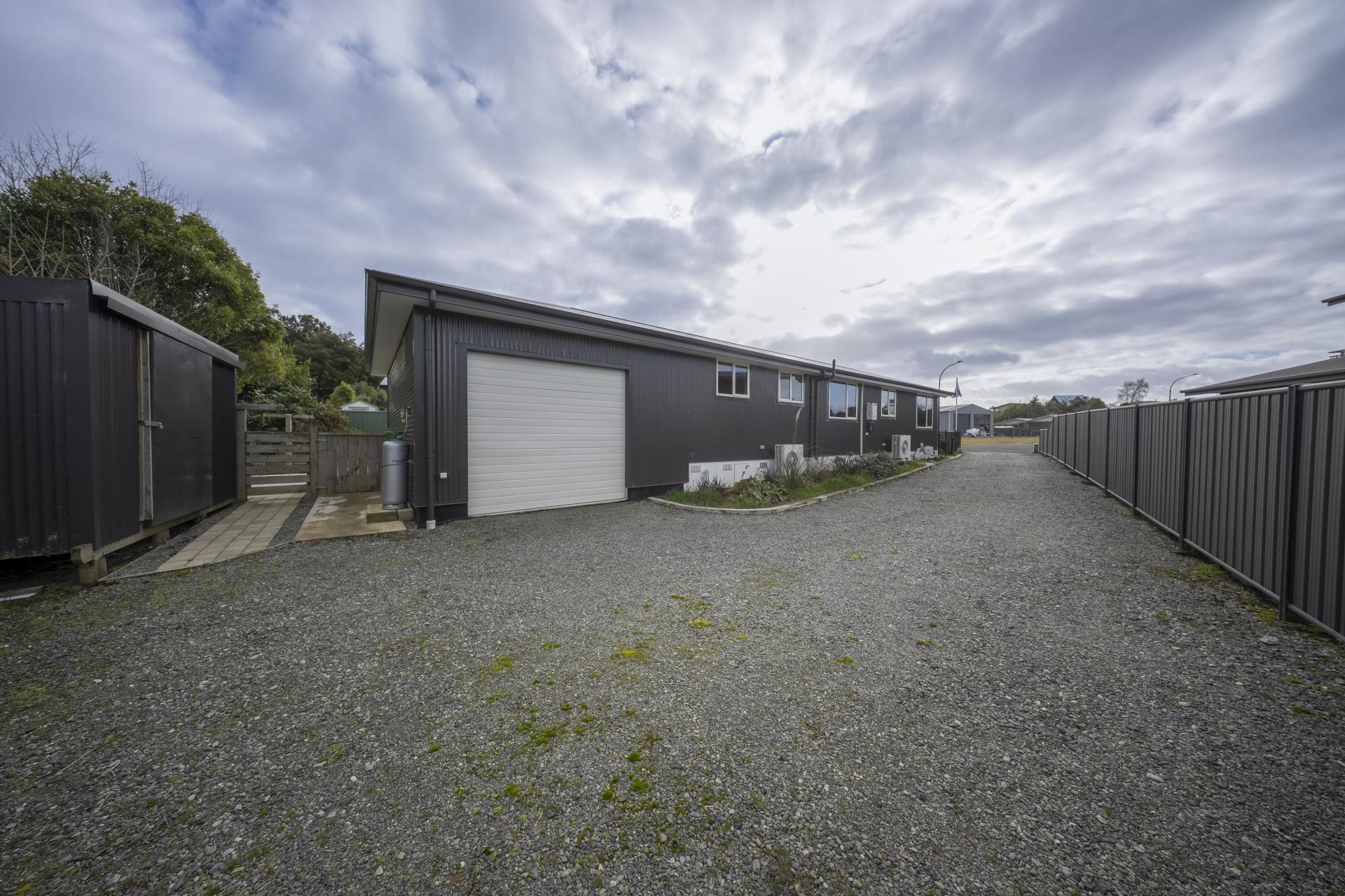 25 Motu-au Close, Manapouri