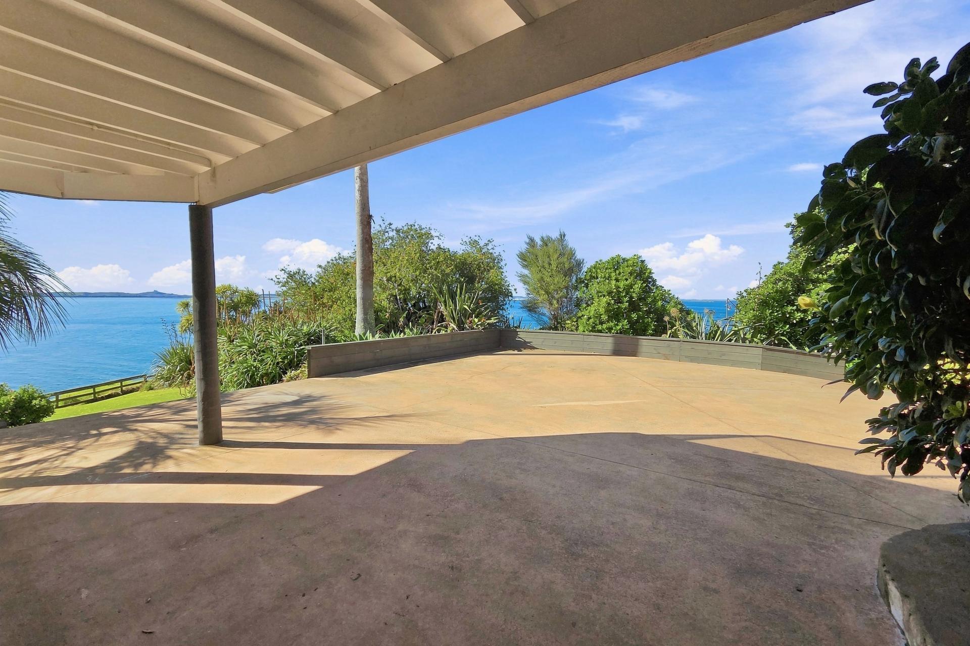 6577 Pouto Road, Pouto