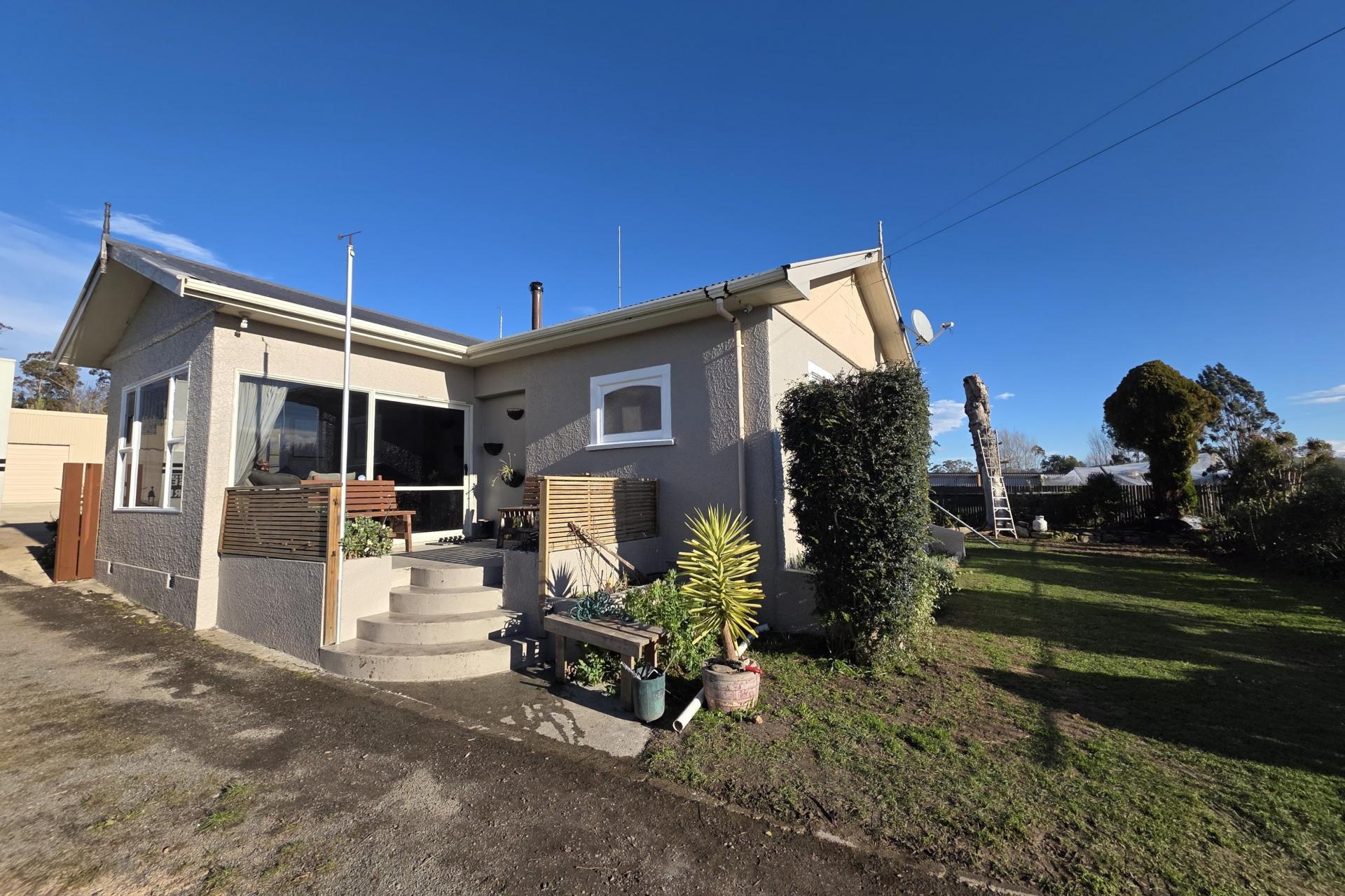 253 Homestead Road, Weston